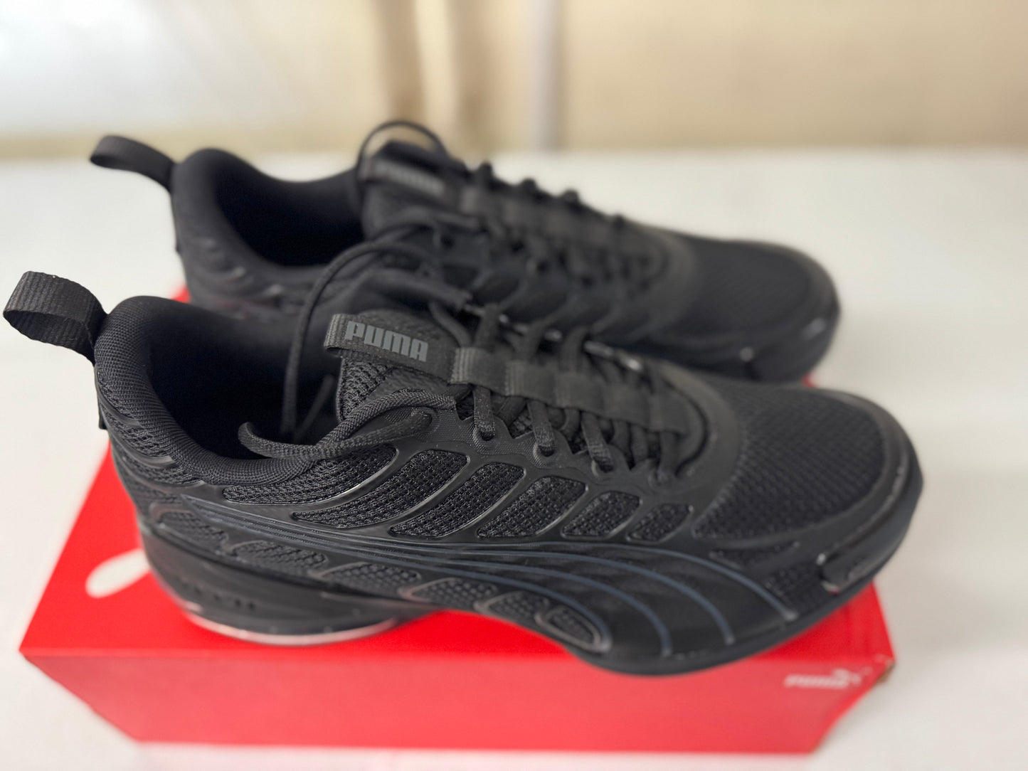 UK 9 PUMA Voltra Trainers, Sneakers Unisex SOFTFOAM+: Step-in comfort sockliner