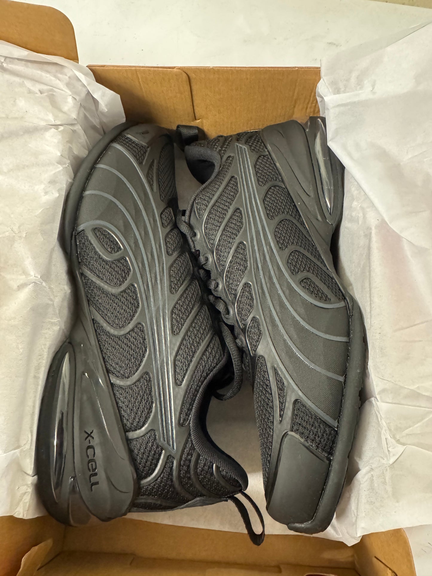 UK 9 PUMA Voltra Trainers, Sneakers Unisex SOFTFOAM+: Step-in comfort sockliner