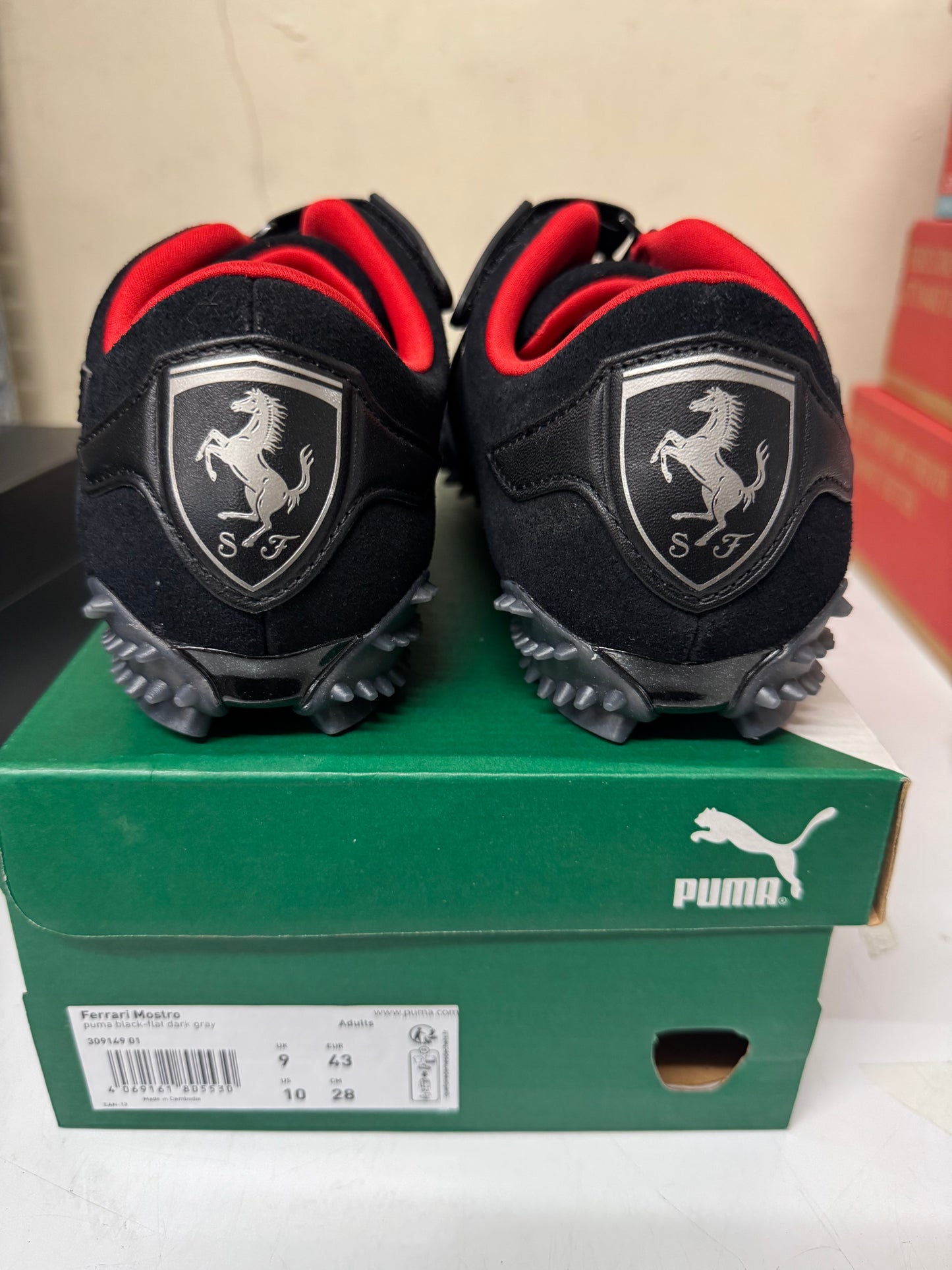 UK 9 PUMA Scuderia Ferrari Mostro Sneakers Unisex