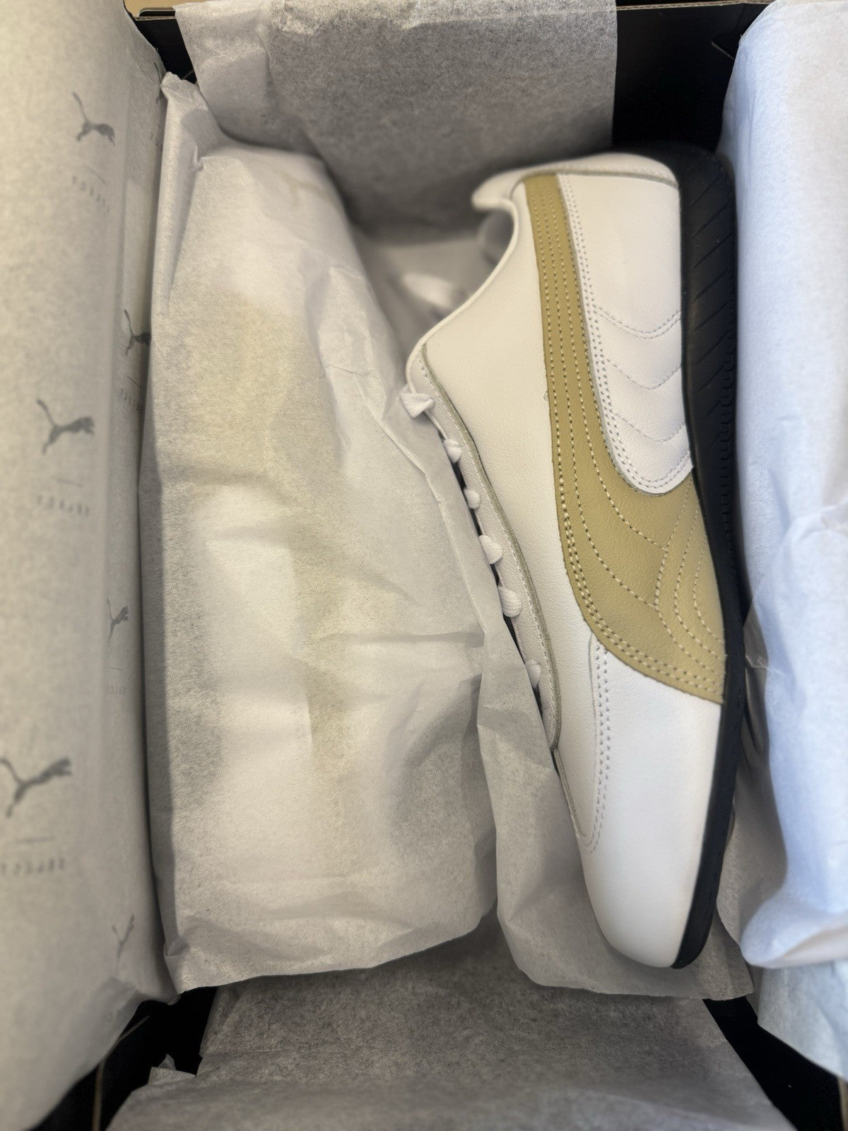 UK 9 Puma Speedcat Leather Sneakers Unisex trainers shoes.  White-Toasted Almond