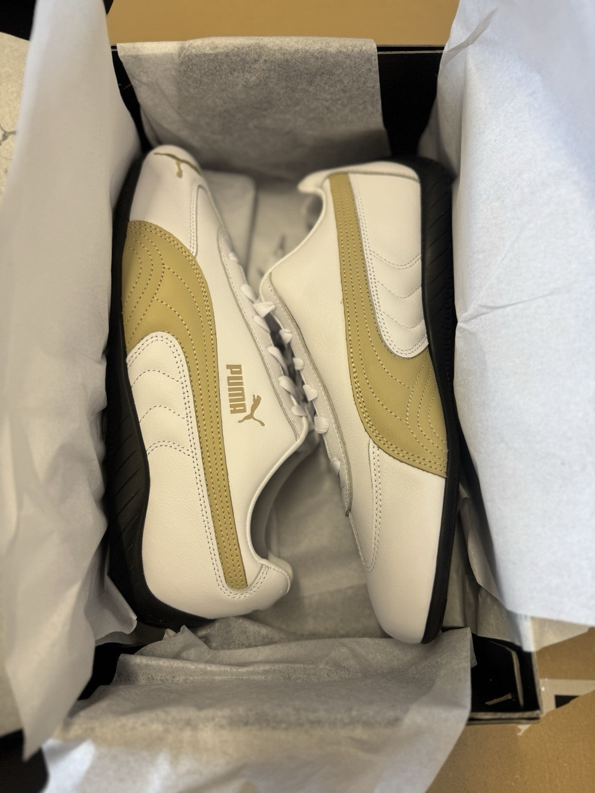 UK 9 Puma Speedcat Leather Sneakers Unisex trainers shoes.  White-Toasted Almond