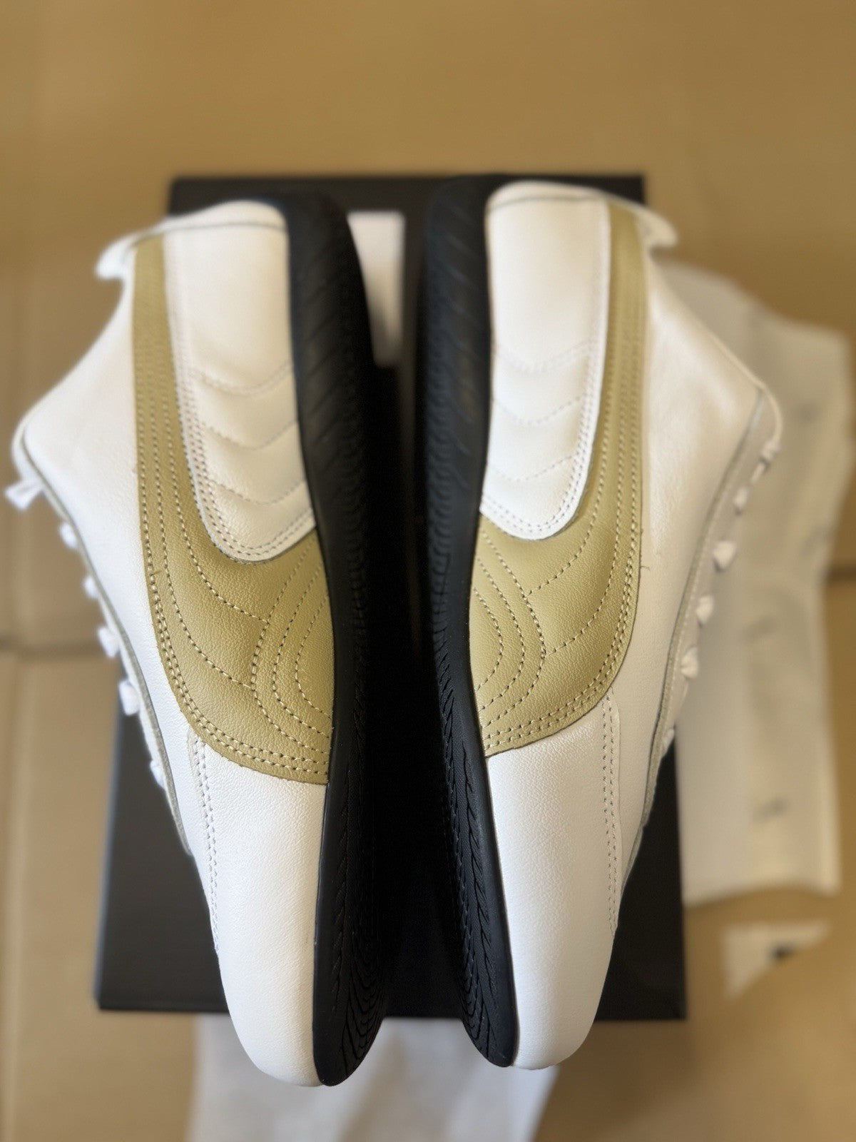 UK 9 Puma Speedcat Leather Sneakers Unisex trainers shoes.  White-Toasted Almond
